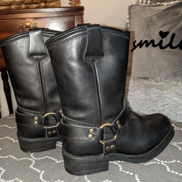 Women's Boots - Picture 4 of 7